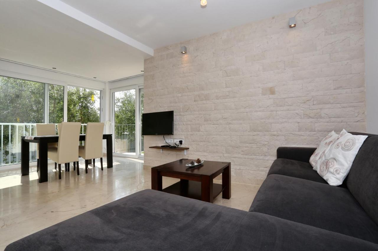 Sunadria Apartment *